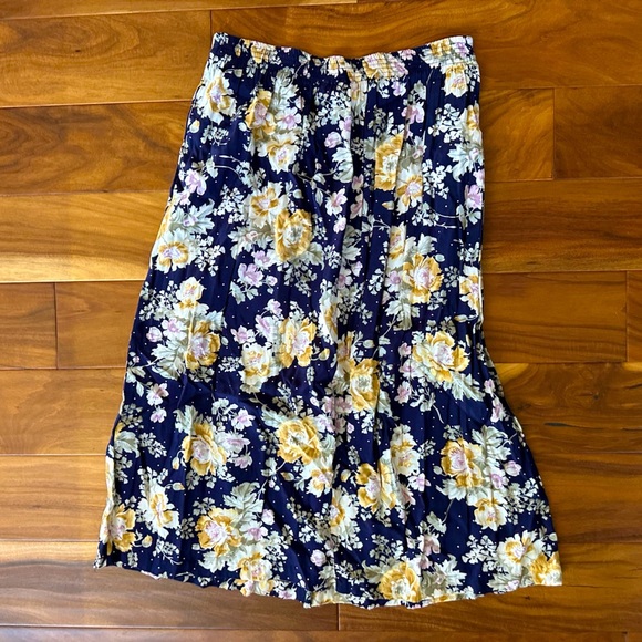 Croft & Barrow Vintage Navy Floral Skirt size Medium - Picture 3 of 4